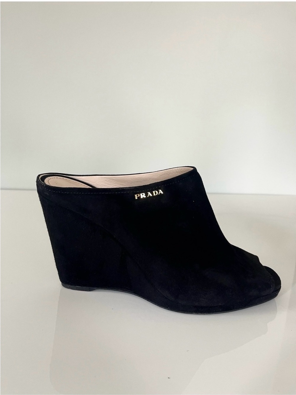 AUTHENTIC PRADA - Picture 2 of 10